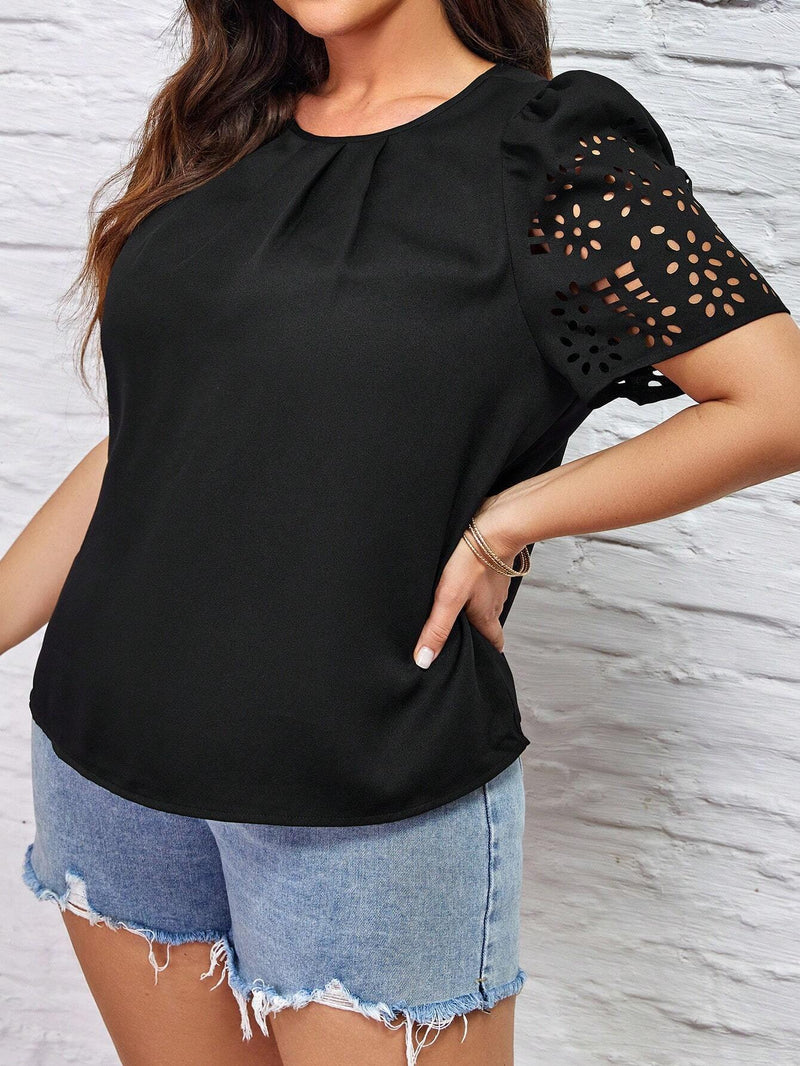 Blusa Feminina Mangas Curtas Vazadas e Detalhes Franzidos Beatriz Plus Size