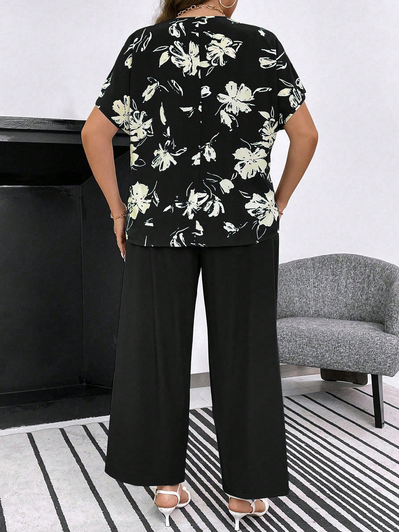 Conjunto Feminino com Blusa Floral e Calça de Cintura Alta Cecilia. Plus Size