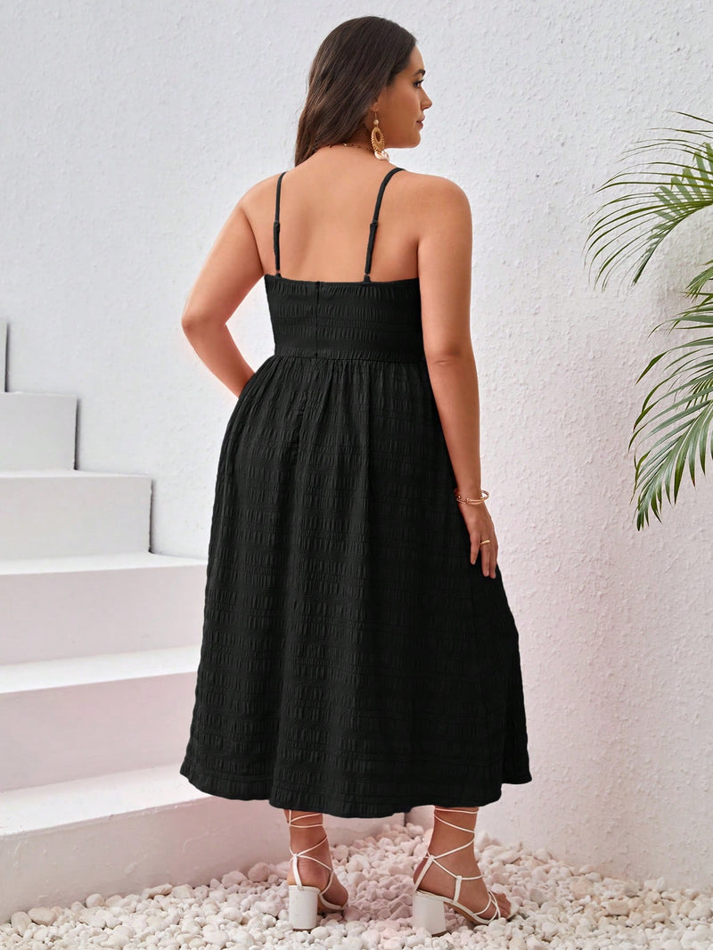 Vestido Midi Charmoso com Torção Frontal Plus Size