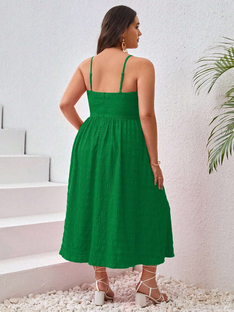 Vestido Midi Charmoso com Torção Frontal Plus Size