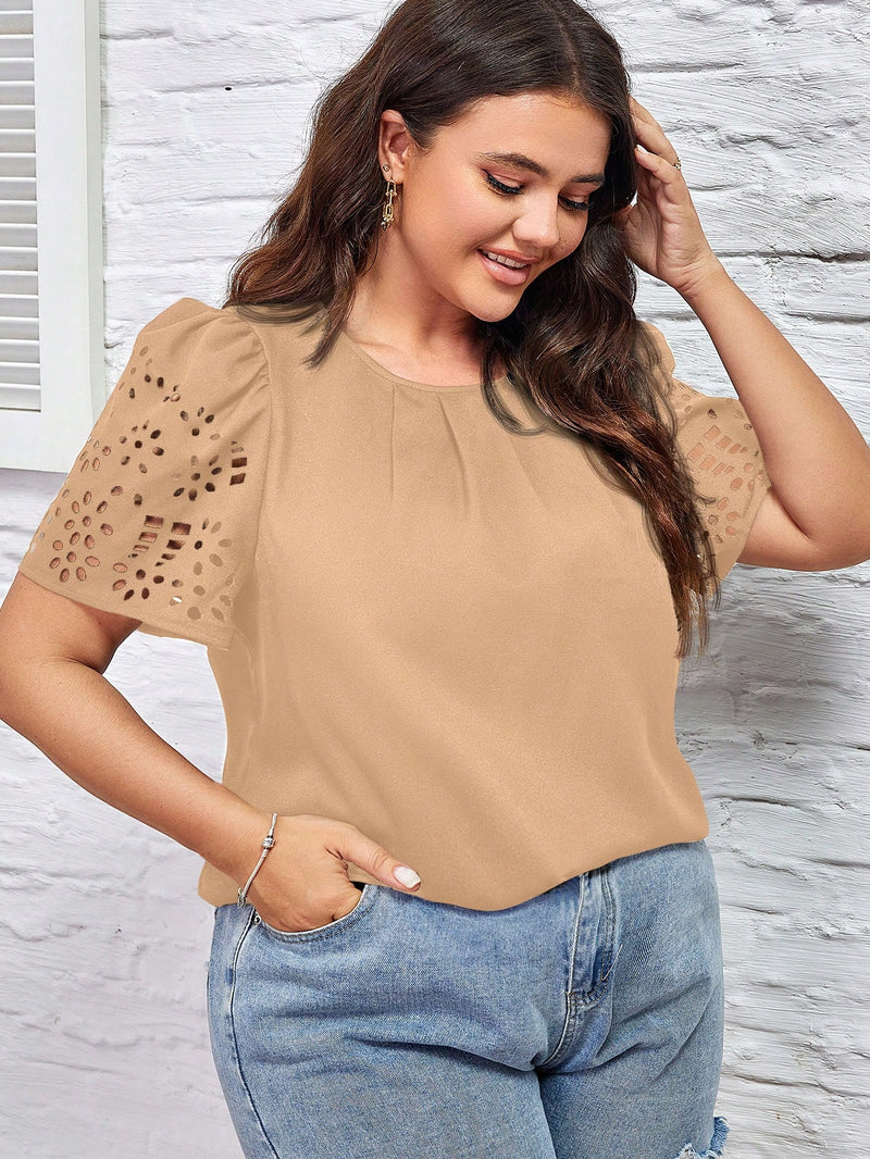 Blusa Feminina Mangas Curtas Vazadas e Detalhes Franzidos Beatriz Plus Size