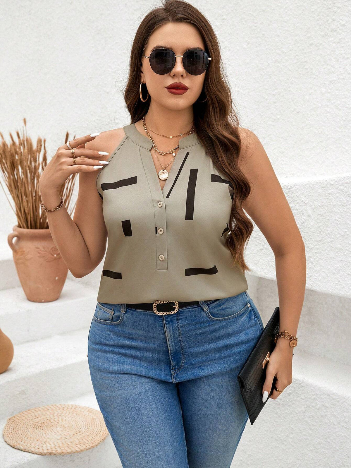 Blusa Feminina Elegante com Estampa Geométrica Camila. Plus Size.