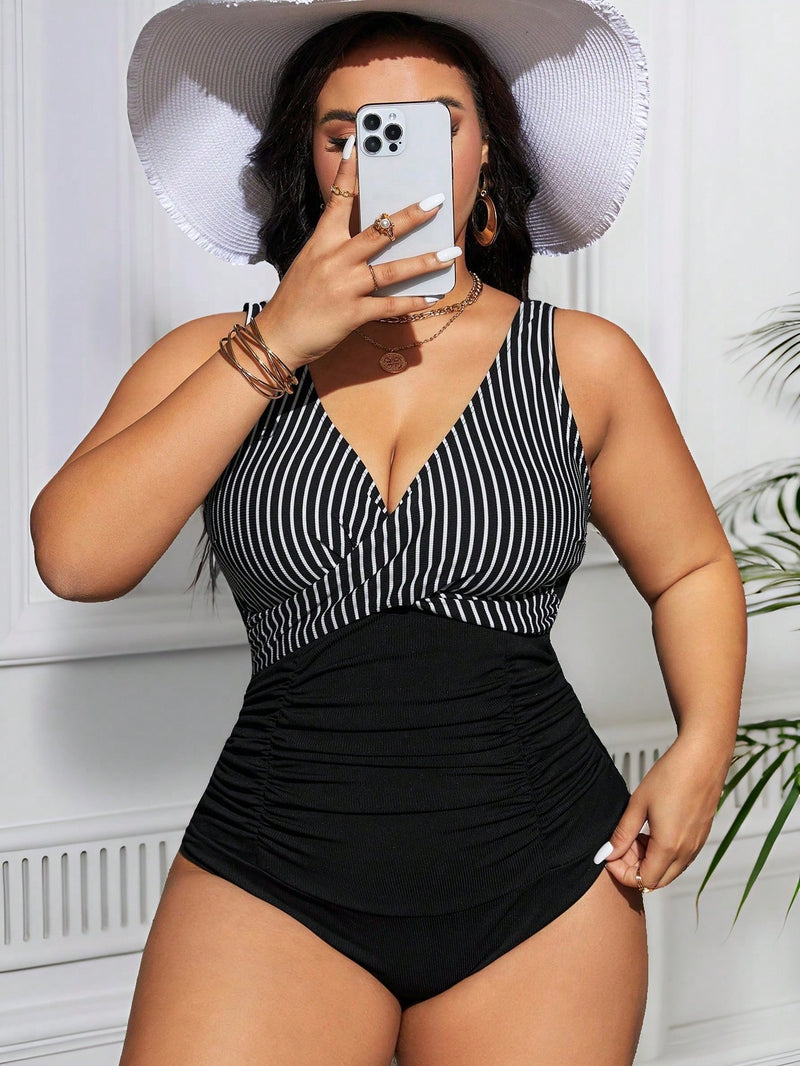 Maiô Feminino Estampa Listrada Gisele. Plus Size.