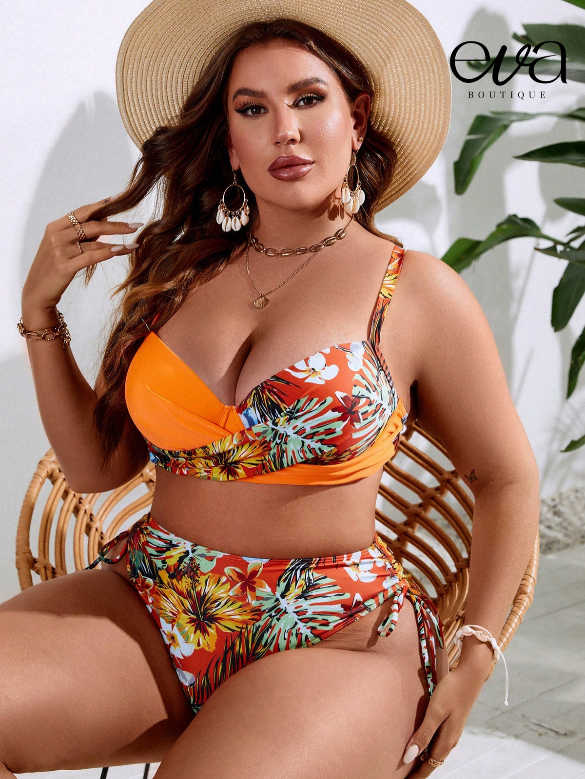 Biquíni Feminino com Estampa Tropical e Cintura Alta Cristina. Plus Size