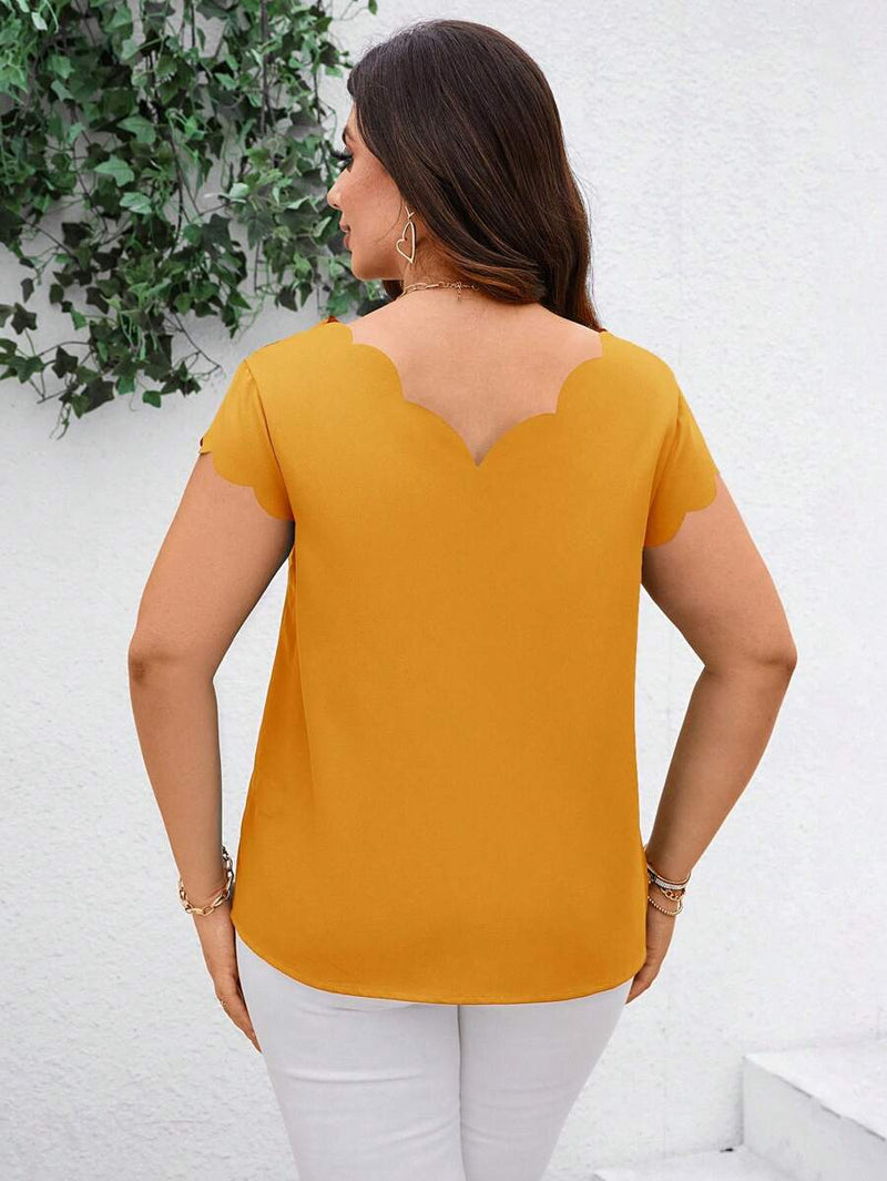 Camisa Feminina Elegante com Decote Coração e Detalhe Ondulado Juliana. Plus Size