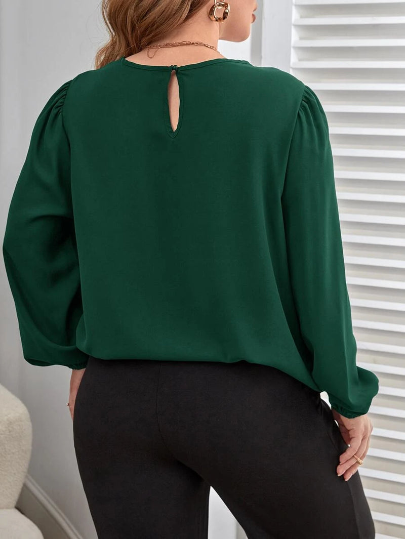 Camisa Feminina Elegante Sutil e Abertura Traseira Discreta Ashely. Plus Size