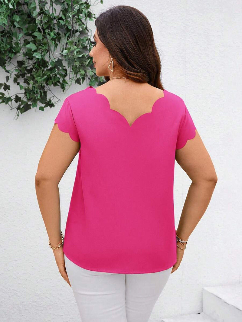 Camisa Feminina Elegante com Decote Coração e Detalhe Ondulado Juliana. Plus Size