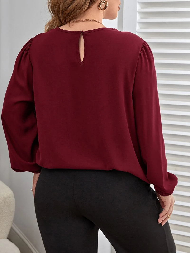 Camisa Feminina Elegante Sutil e Abertura Traseira Discreta Ashely. Plus Size