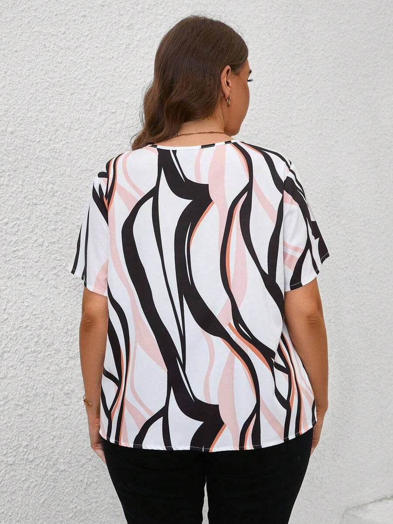 Blusa Feminina com Estampa Geométrica e Mangas Curtas Carol. Plus Size