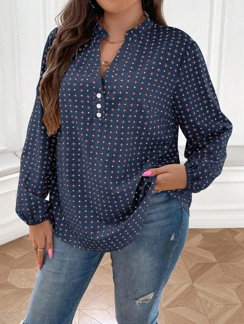 Blusa Feminina com Estampa e Detalhes de Botões Bonnie. Plus Size