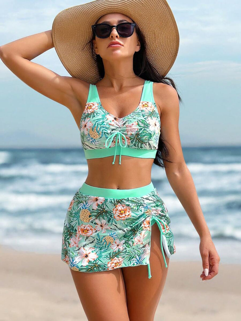 Conjunto Feminino Biquíni Tres Peças com Saia de Praia Estampado Tropical Corina